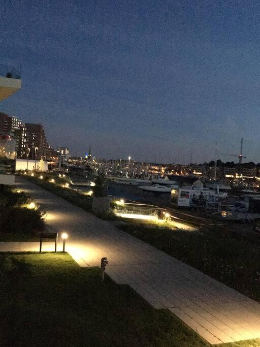 Bo Med Stil Og Udsigt Til Aarhus Lystbadehavn Leilighet Eksteriør bilde